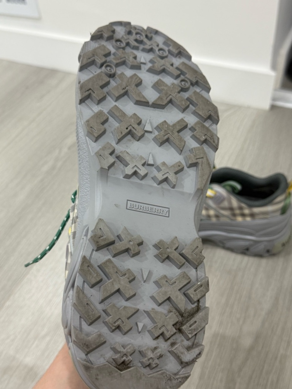 Burberry Sneakers Check Print Green/Beige – Size 10 – Authentic - Picture 7 of 12